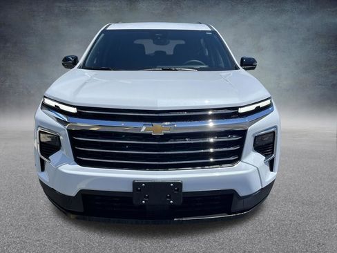 Used 2026 Chevrolet Traverse LT w/ Driver Confidence Package AWD/4WD image 2