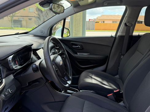 Used 2019 Chevrolet Trax LT w/ LPO, Protection Package AWD/4WD image 13