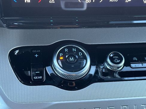 New 2025 Ford Expedition Active image 23