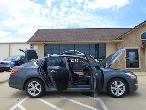 Used 2013 Nissan Altima 2.5 SV FWD image 22