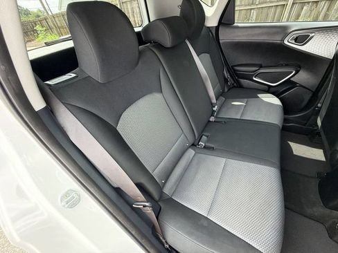 Used 2022 Kia Soul LX FWD image 26