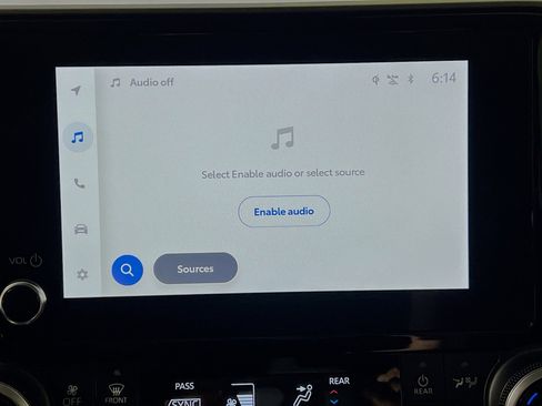 Used 2024 Toyota Highlander XLE image 27