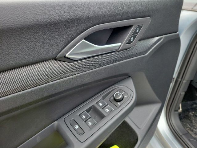 New 2026 Volkswagen GTI SE FWD image 18