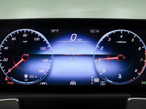 Used 2023 Mercedes-Benz GLB 250 image 29