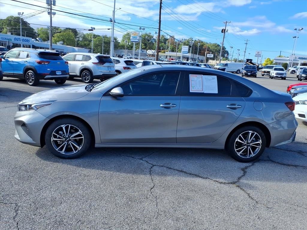 Used 2023 Kia Forte LXS FWD image 7