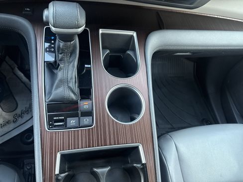 Used 2022 Toyota Sienna XLE image 21