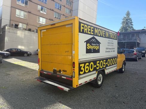 Used 2015 GMC Savana 3500 image 27