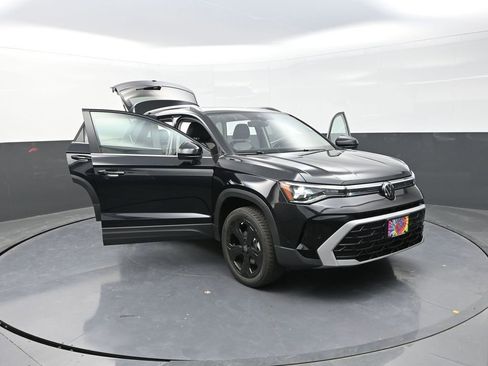 New 2025 Volkswagen Taos SEL image 27