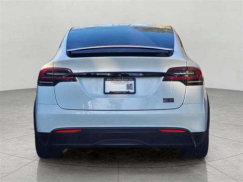 Used 2023 Tesla Model X Plaid image 8