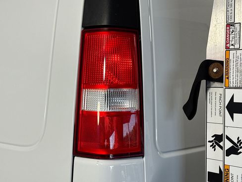 Used 2021 Chevrolet Express 3500 w/ Driver Convenience Package image 31