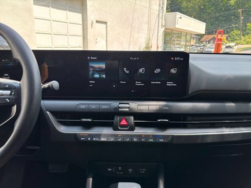 Used 2025 Kia K4 FWD image 14