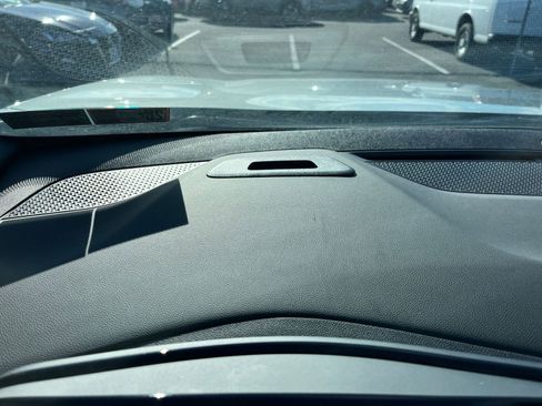 Used 2025 Chevrolet Equinox LT image 32