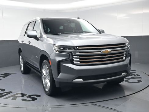Used 2021 Chevrolet Tahoe High Country w/ Premium Package image 3