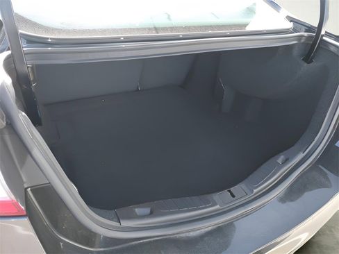 Used 2016 Ford Fusion Titanium image 11