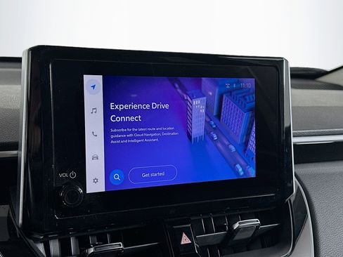 Used 2023 Toyota Corolla Cross XLE image 19