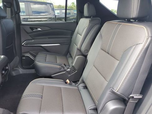 New 2026 Chevrolet Traverse High Country image 8