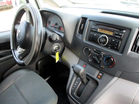 Used 2015 Nissan NV200 SV w/ Back Door Glass Package image 21