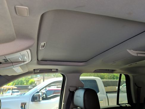 Used 2020 GMC Yukon Denali w/ Open Road Package image 9