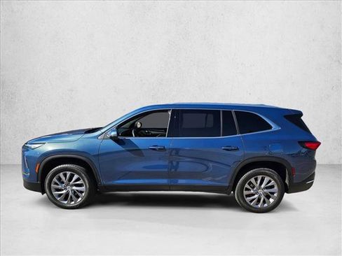 Used 2025 Buick Enclave Preferred w/ Power Package FWD image 9