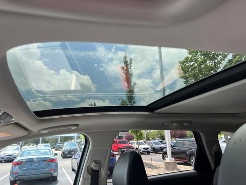 Certified 2024 Kia Sorento S w/ Panoramic Sunroof Package FWD image 32