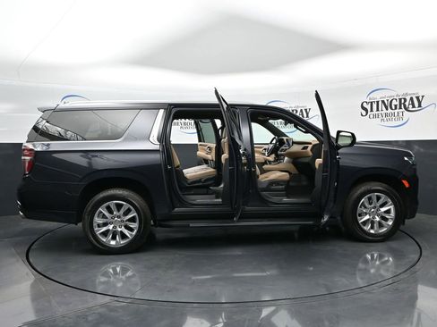 Used 2024 Chevrolet Suburban Premier RWD image 36