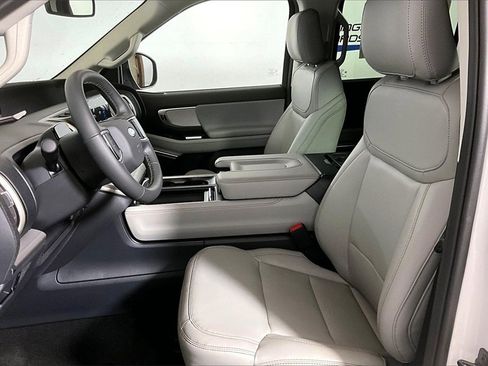 New 2025 Ford Expedition Max Active image 9