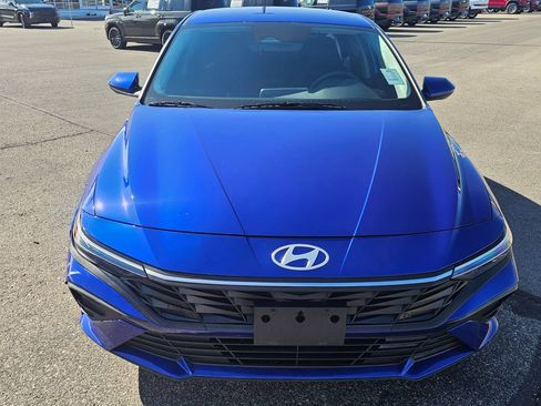 Used 2024 Hyundai Elantra SEL FWD image 8