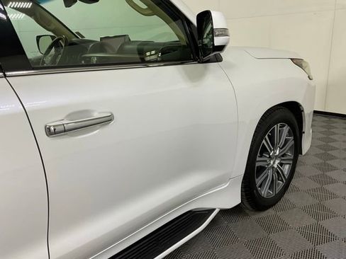 Used 2017 Lexus LX 570 4WD image 7