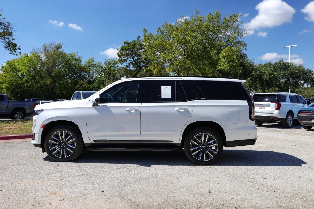 Used 2024 Cadillac Escalade Sport AWD/4WD image 2