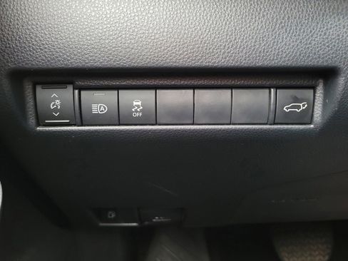 Used 2024 Toyota Venza LE AWD/4WD image 20