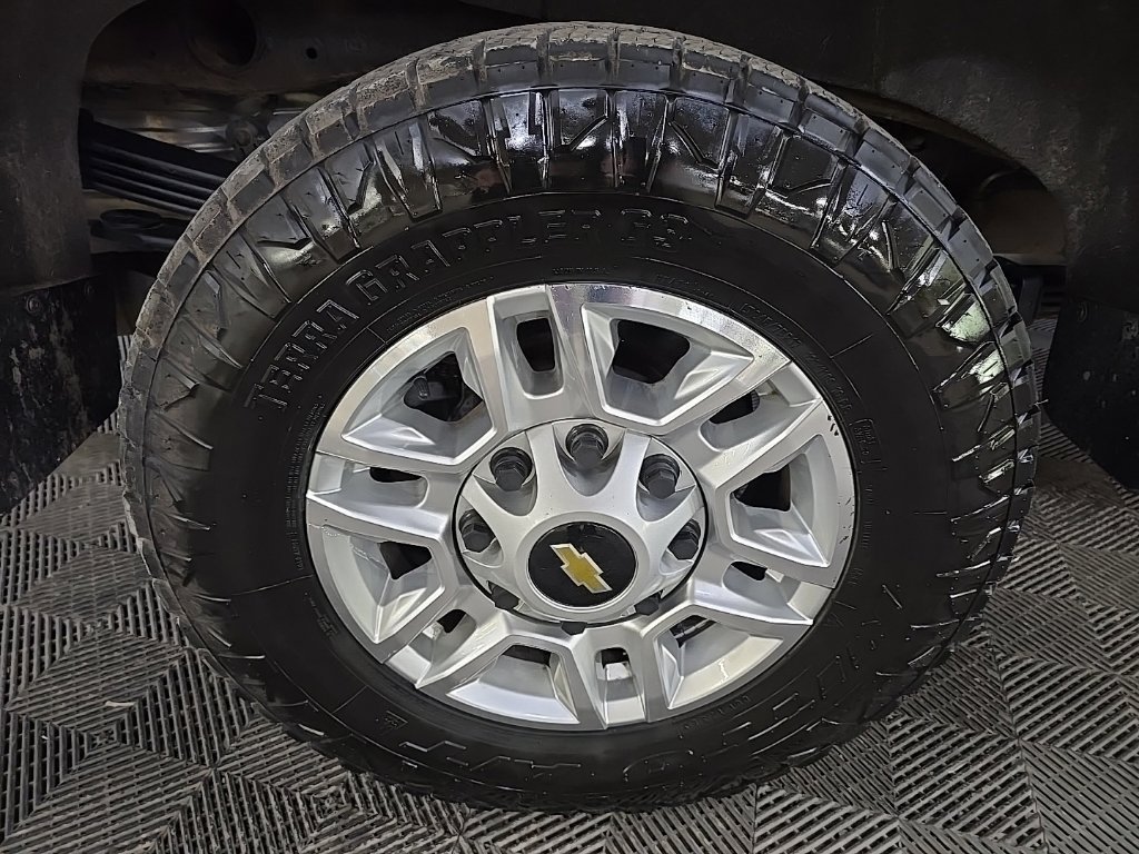 Used 2020 Chevrolet Silverado 2500 LT w/ All Star Edition AWD/4WD image 13