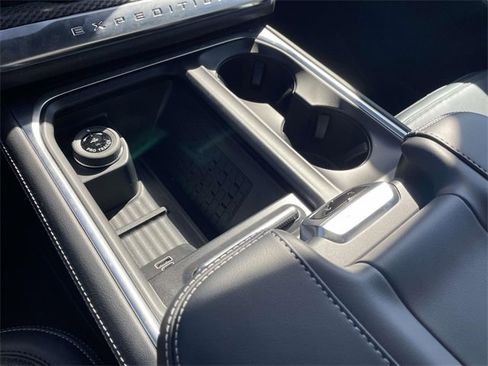 New 2025 Ford Expedition Max Platinum w/ Stealth Performance Package image 7