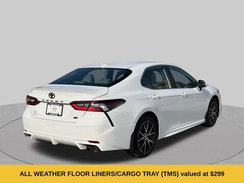 Used 2024 Toyota Camry SE FWD image 3