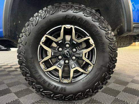 Used 2024 Chevrolet Colorado ZR2 w/ Technology Package image 10