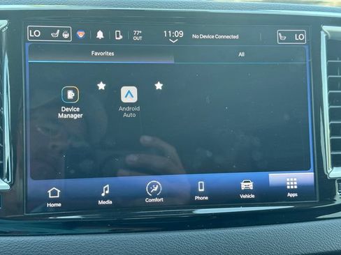 Certified 2024 Chrysler Pacifica Touring-L FWD image 34