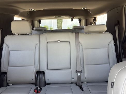 Used 2022 Chevrolet Tahoe LT w/ LT Signature Plus Package AWD/4WD image 31