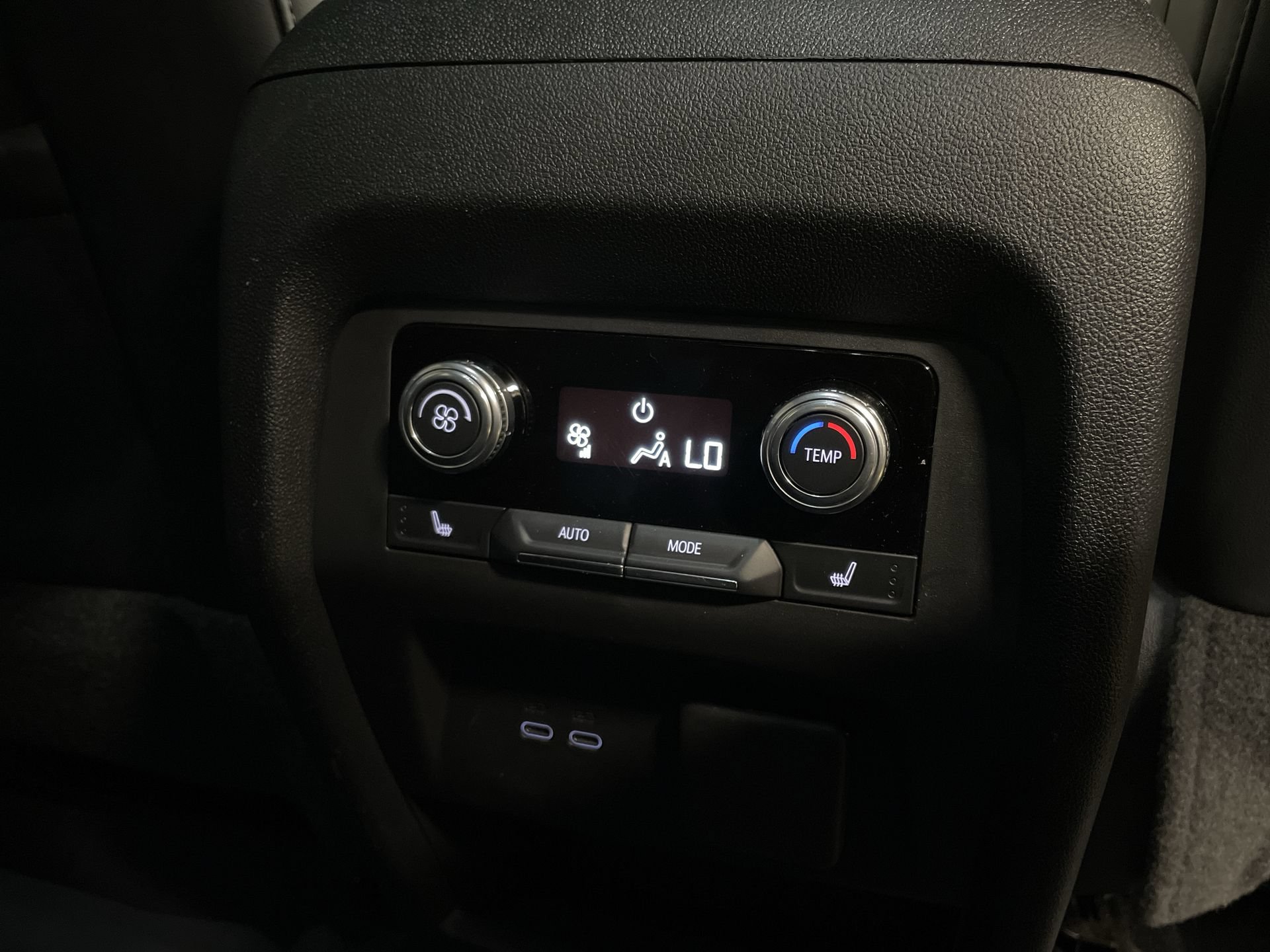 Used 2024 GMC Acadia Elevation w/ Luxury Package FWD image 32