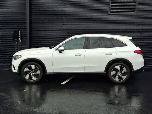 Used 2024 Mercedes-Benz GLC 300 4MATIC image 2