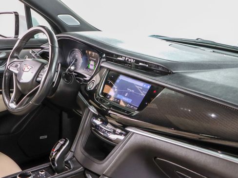 Used 2023 Cadillac XT6 Sport w/ Technology Package image 29