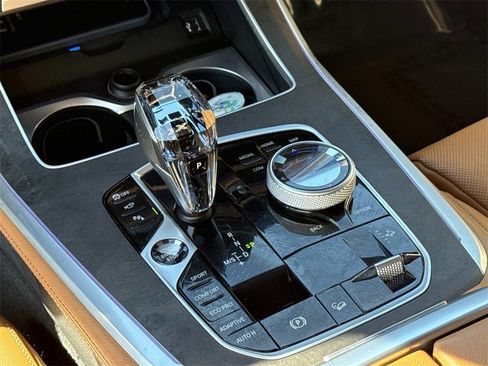 Used 2022 BMW X7 xDrive40i w/ M Sport Package image 25