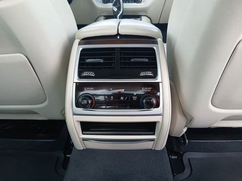 Used 2017 BMW 740i image 14