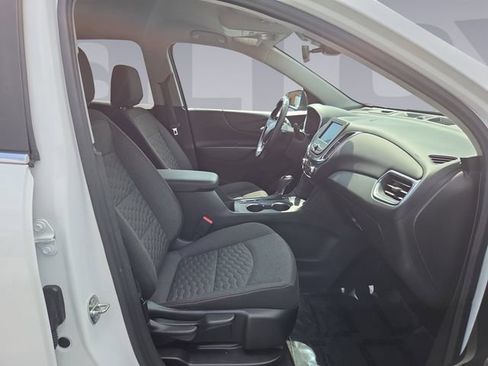 Used 2021 Chevrolet Equinox LT AWD/4WD image 17
