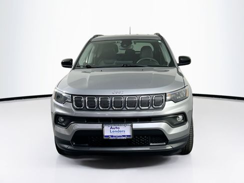 Used 2022 Jeep Compass Latitude AWD/4WD image 2