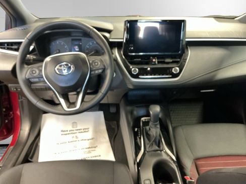 Certified 2025 Toyota Corolla SE w/ Convenience Package image 10