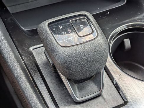 Used 2023 Nissan Rogue S AWD/4WD image 18