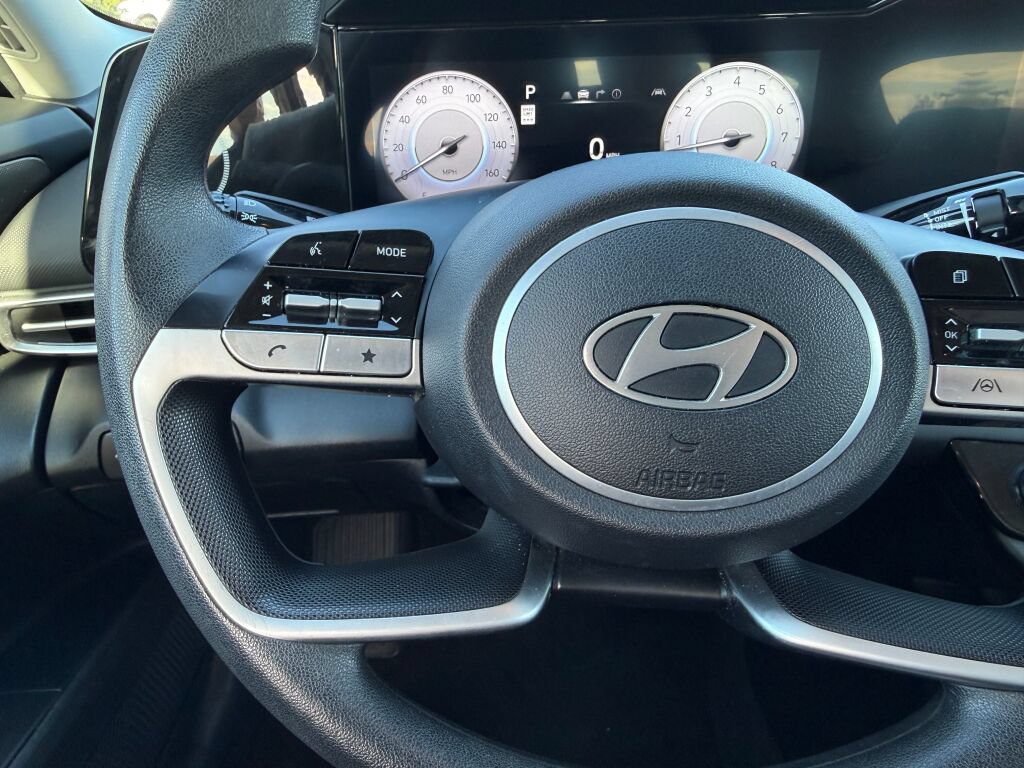 Used 2024 Hyundai Elantra SEL FWD image 15