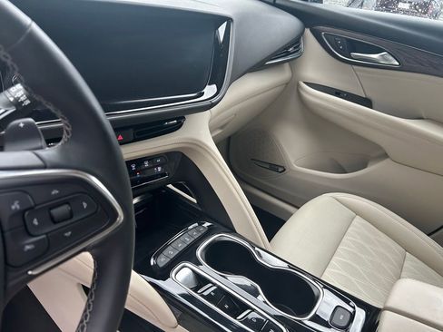 Used 2023 Buick Envision Avenir image 11