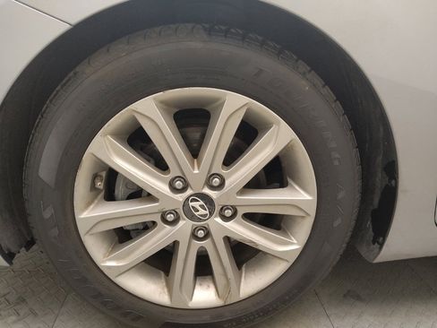 Used 2016 Hyundai Elantra SE w/ Option Group 02 image 31