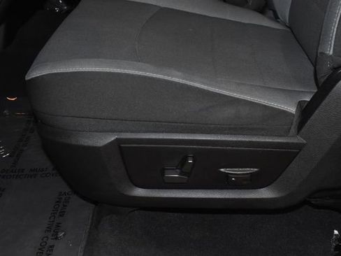 Used 2022 RAM 1500 Classic SLT image 13