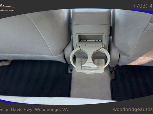 Used 2013 Toyota Corolla LE FWD image 19